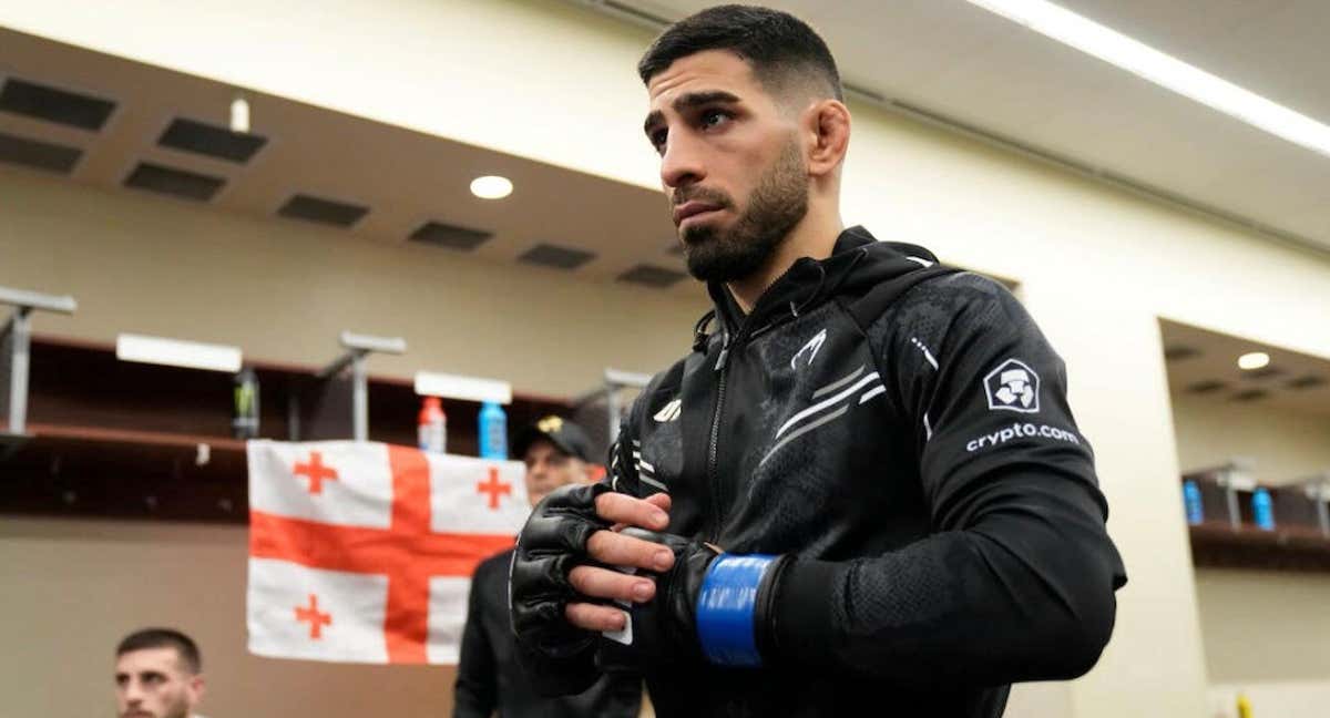 Ilia Topuria, minutos antes de salir al UFC 298.
