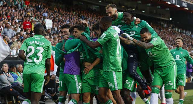 La conjura del Betis se reafirma en Mestalla para mirar a Europa