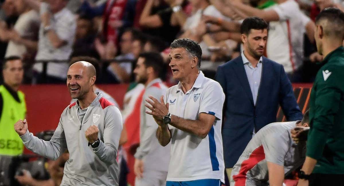 José Luis Mendilibar celebra uno de los goles de aquel partido ante el Manchester United./ABC