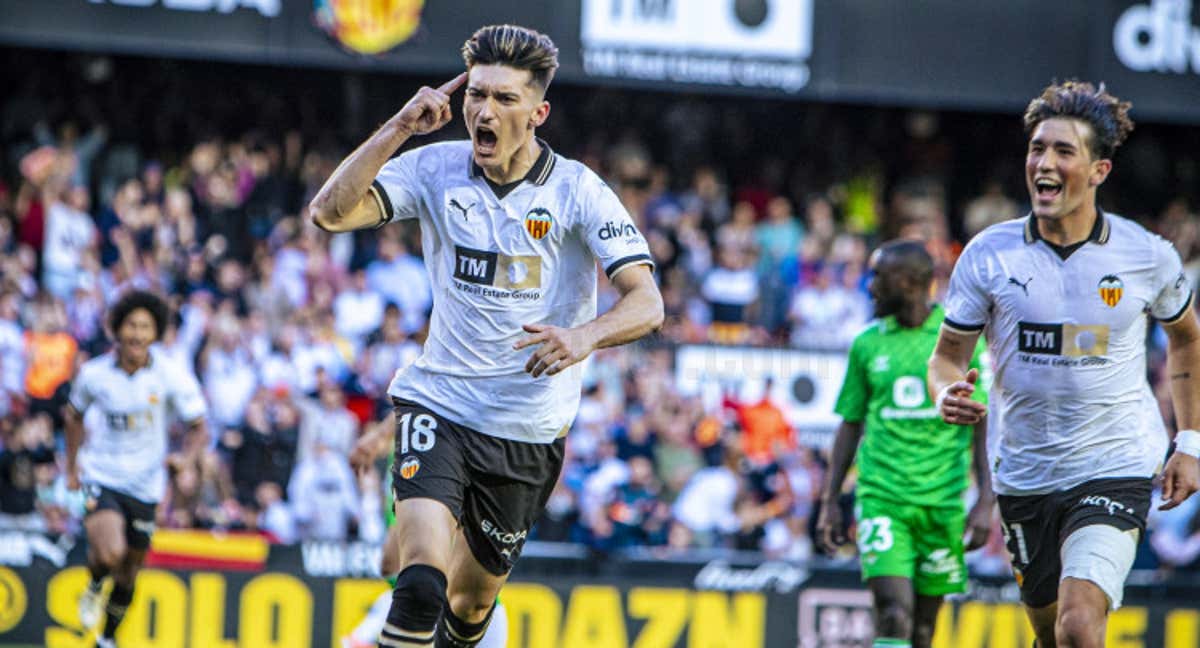 Pepelu celebra el gol de penalti. /Valencia C.F