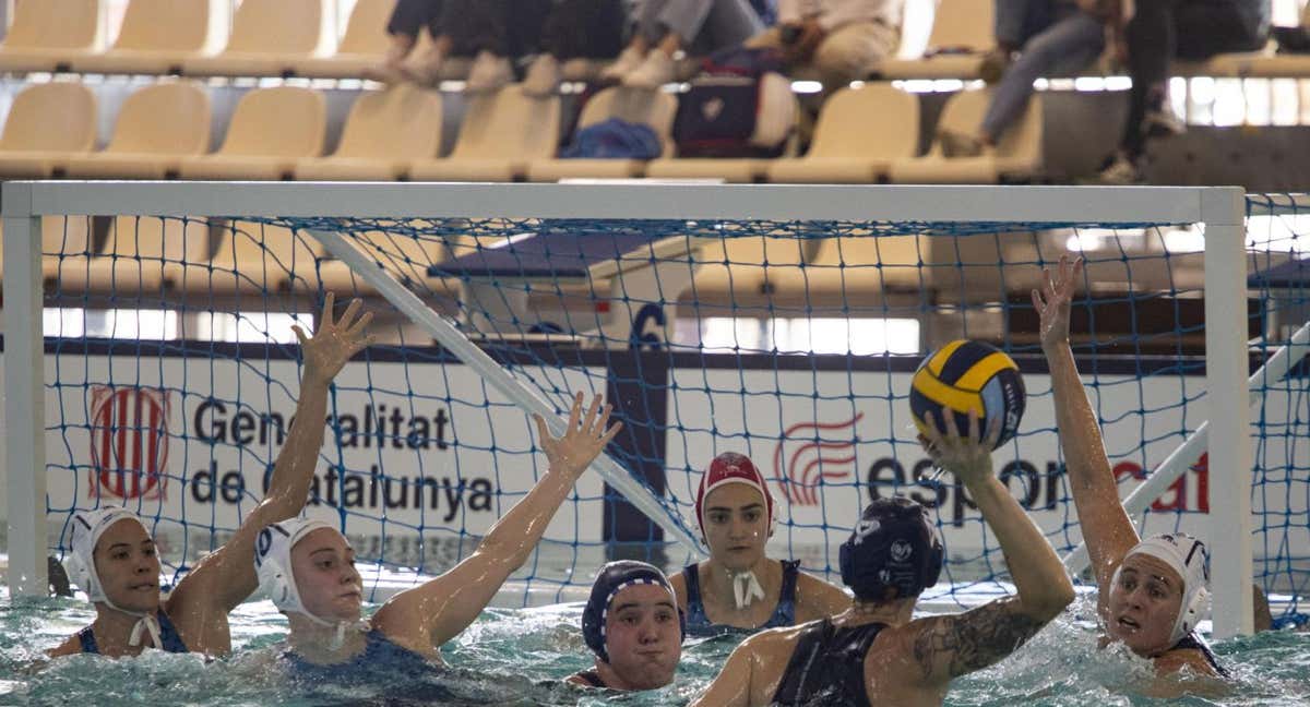 El CN Sabadell derrotó al CN Sant Andreu en la primera de las semifinales por la Champions de waterpolo. /EFE