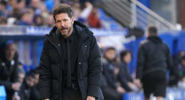 El Atlético es un drama y el Alavés lo aprovecha