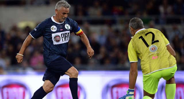 La vida escondida de Roberto Baggio: «Llevo 10 años sin jugar, había un partido para el Papa y me lesioné, dije basta»
