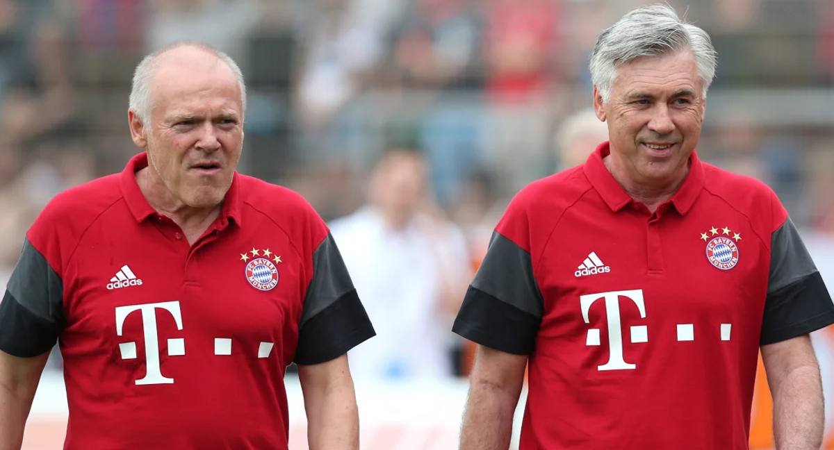 Hermann Gerland, junto a Carlo Ancelotti en su etapa en el Bayern de Múnich./AFP/DANIEL KERMANN