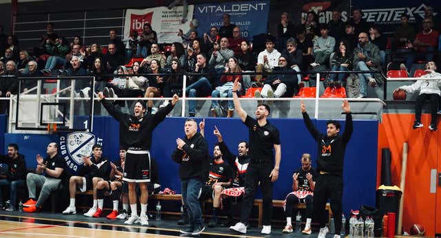 A vueltas con las sanciones por insulto en el baloncesto y un endurecimiento que provoca críticas