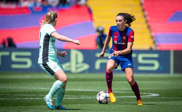 Engen frente a Cuthbert.  FC BARCELONA FEMENINO