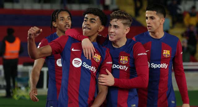 Lamine o Cubarsí, los jóvenes a los que agarrarse a la espera de resolver el futuro de Araujo, De Jong o Lewandowski
