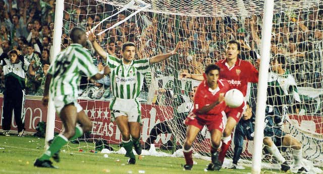 El polémico derbi del gol fantasma que dividió Sevilla: «Lopera salió a pedir que me dejasen tranquilo»