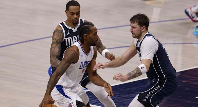 Luka Doncic se aprovecha de un Kawhi Leonard a medio gas y desquicia a los Clippers entre tangana y tangana