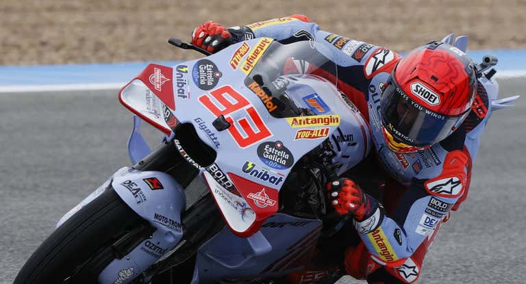 Marc Márquez volando en el circuito de Jerez.