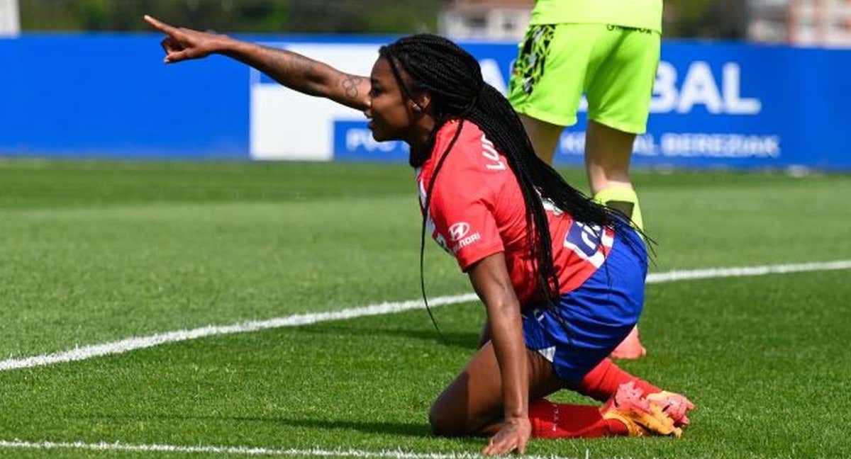 Ludmila celebra su gol con el Atlético en el partido ante la Real Sociedad en la Liga F. /LALIGA