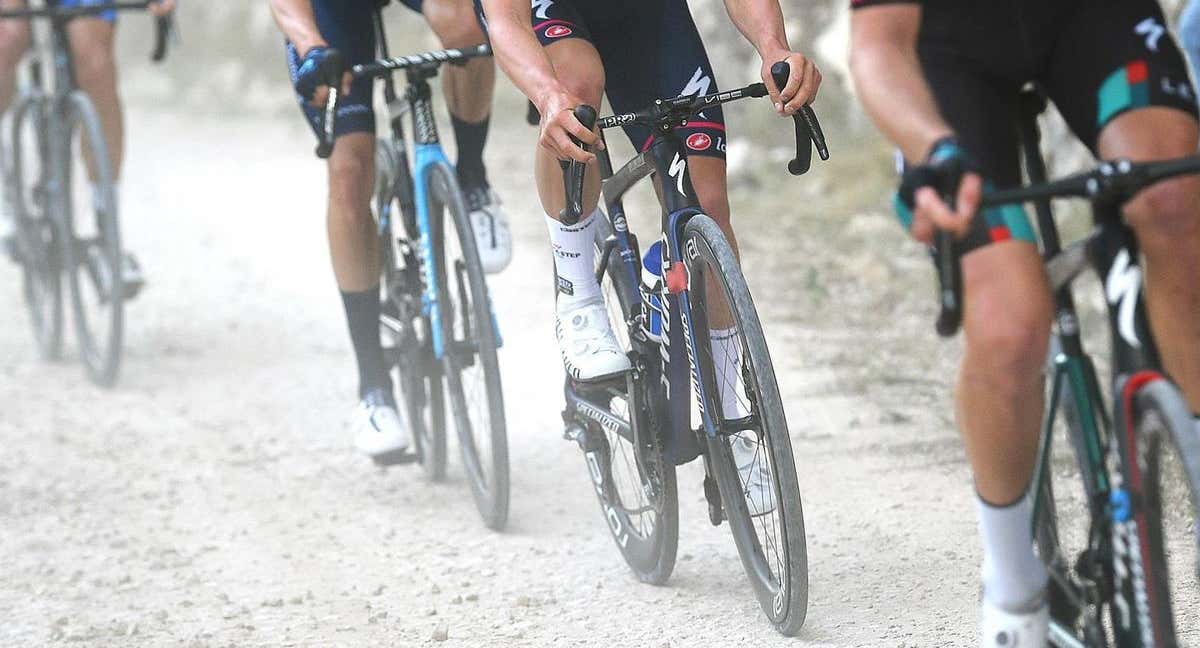 Carrera ciclista sobre el sterrato