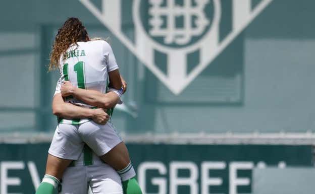 Nuria celebrando un gol.  LALIGA