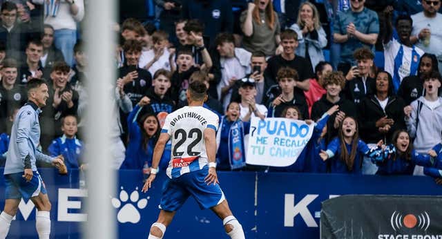 BlaBlaCar, tren, autocar y avión… Los 17.000 kilómetros del hincha del Espanyol con el pánico al no ascenso: «Nunca viví algo así»