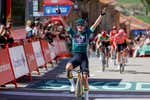 Marianne Vos gana en Sigüenza y Vollering llega líder a la etapa final