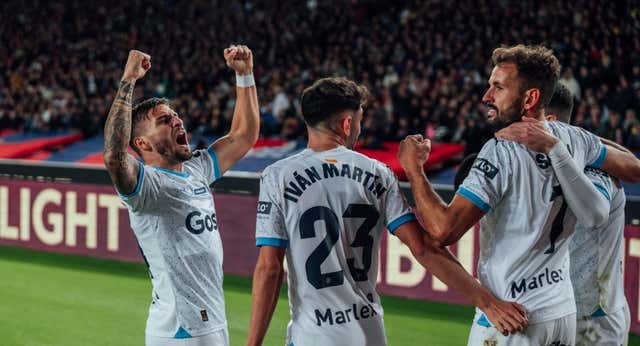 Los goles de Stuani transforman los colegios y las gradas de Montilivi: «Los niños y las niñas ya no son del Barça, son del Girona»