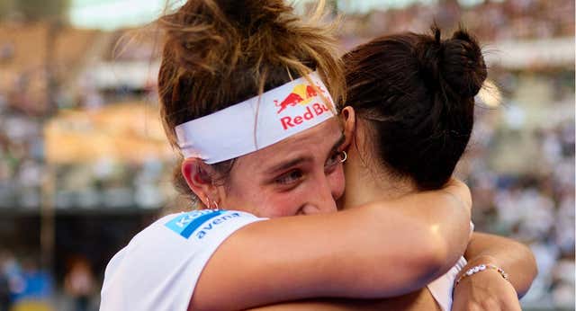 Bea González y Delfi Brea golean a las números uno en la Cartuja y consiguen su tercer título de la temporada