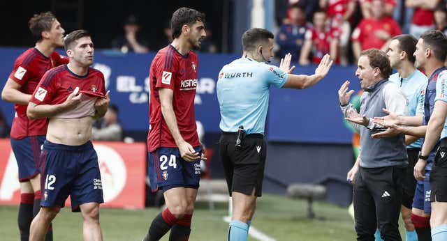 La amarga queja de Arrasate contra los árbitros: «Éste es el fútbol moderno que queremos»