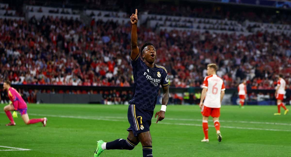 Vinicius celebra uno de los dos goles que marcó en el partido de ida en Múnich. /REUTERS