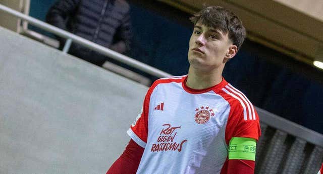 Javi Fernández, la joya ourensana que maravilla en el Bayern e idolatra a Fede Valverde