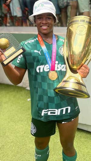 Endrick con un título del Palmeiras. ABC