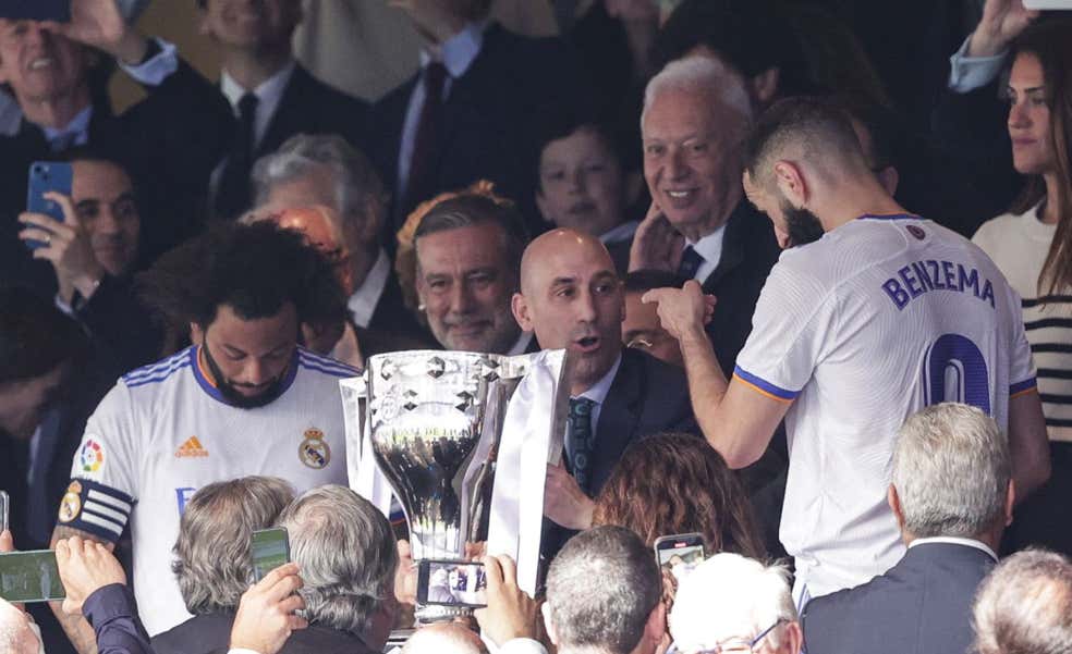 La nueva ley para entregar el título de Liga al Madrid tiene gafe y unió a Tebas y Rubiales contra Villar