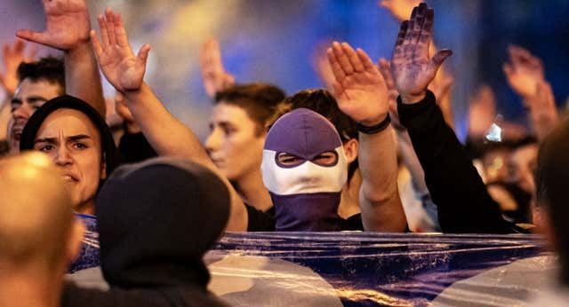 Las horas más bajas de Ultras Sur: «Aparecen para seguir vendiendo su marca, pero son pataletas, están acabados»