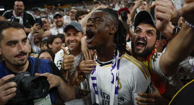 Los secretos de una celebración de locos: Ancelotti cantó, Rüdiger con la silla de Alaba, un restaurante volcado con Vinicius…