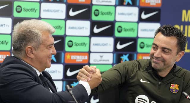 La clave de la marcha atrás de Xavi, el giro de Laporta y los tres nombres encima de la mesa junto al ‘sushi’