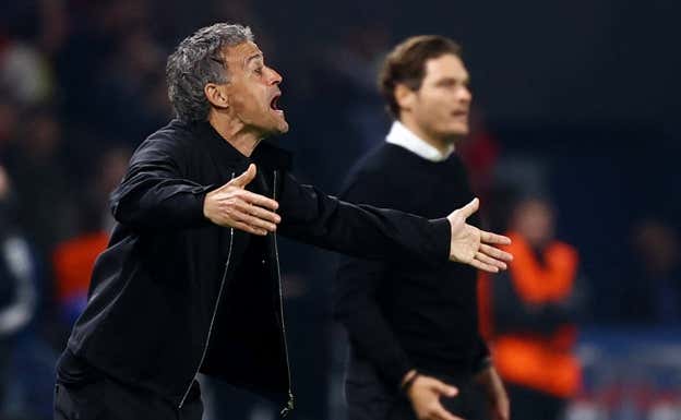 Luis Enrique, durante el partido.  REUTERS