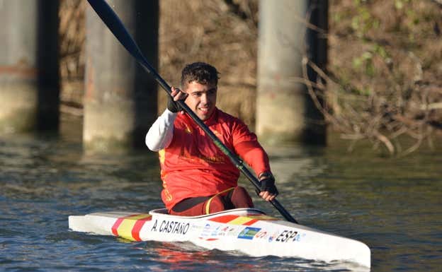 Imagen de una piragua de tipo kayak. RFEP