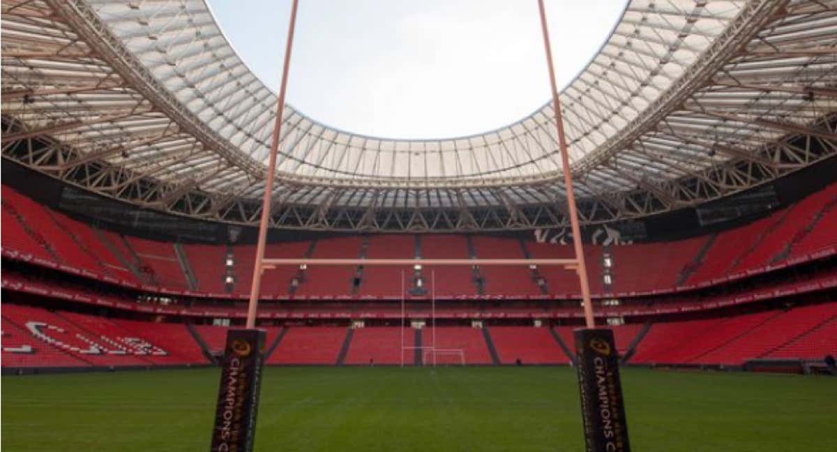 Palos de rugby en San Mamés.