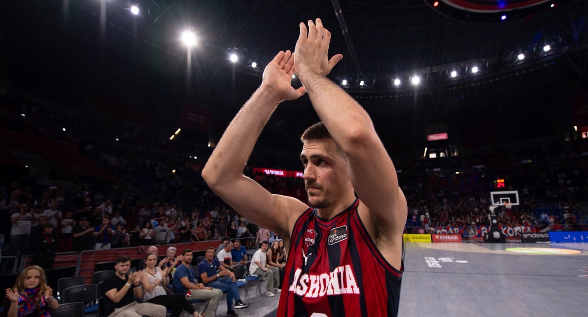 Vanja Marinkovic se despide del Buesa Arena.