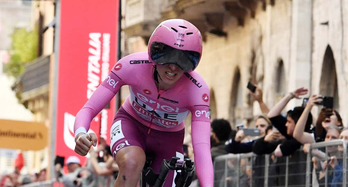 Pogacar, en la crono de este viernes en el Giro de Italia. /Reuters