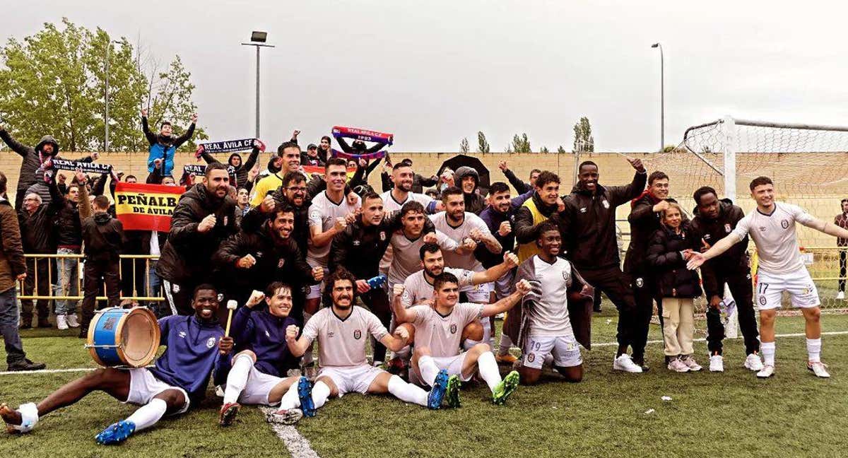 El Real Ávila celebra una victoria.
