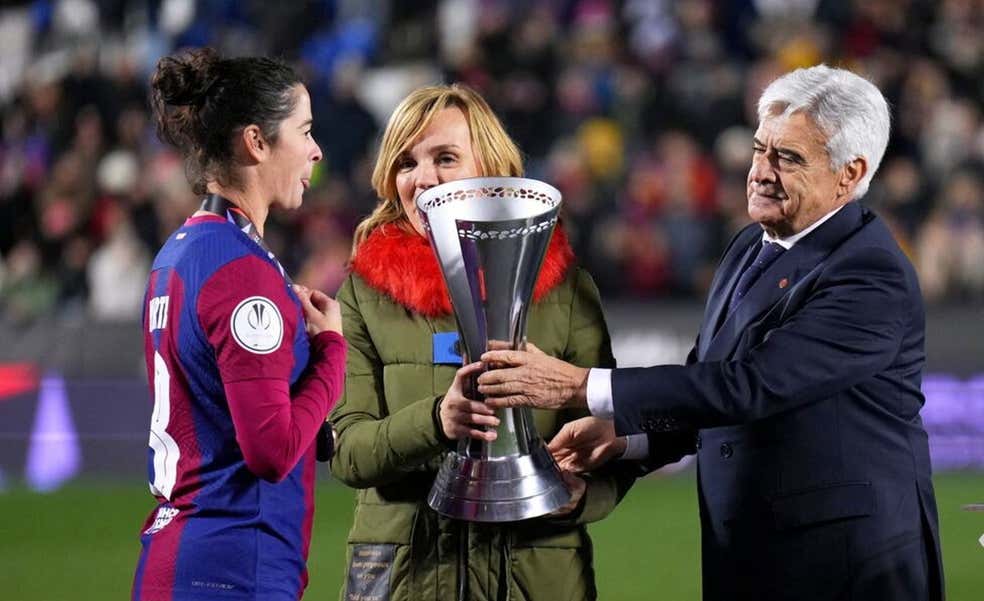 Los motivos por los que Rocha no entregará el trofeo de campeón al Barça y sí al Real Madrid