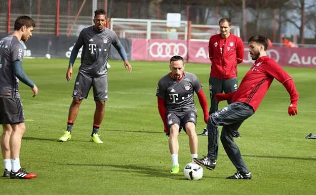 Davide Ancelotti, en un rondo durante su etapa en el Bayern Múnich. FCBayern