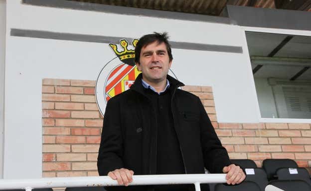 Josep Delgado, en el palco de Montilivi.  Ajuntament de Girona. CRDI (Fons El Punt Avui – Joan Sabater Brunet)