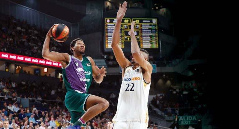 El Unicaja y el Real Madrid, en su partido de esta temporada.