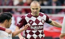 Iniesta ya ve el final: «Hay días en que el cuerpo dice basta, en vez de estar en el sofá con mis hijos tengo que pegarme hora y media en la camilla...»
