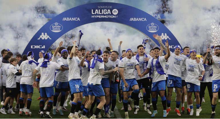 La fiesta de los jugadores del Deportivo en Riazor.