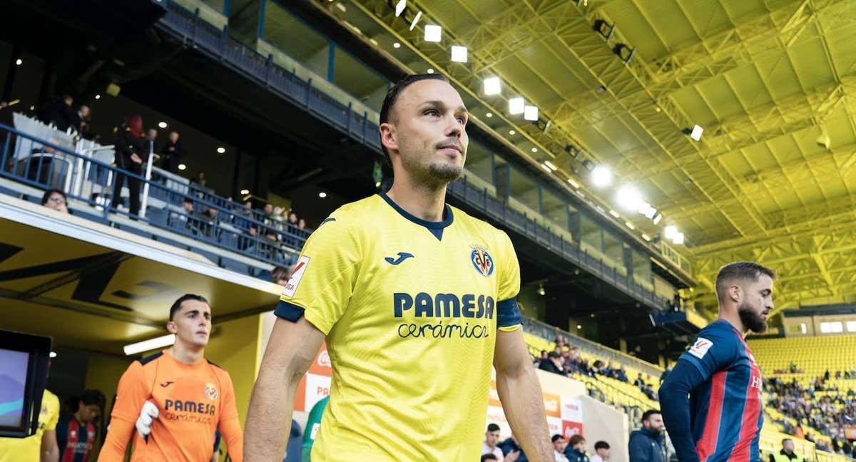 Pablo Íñiguez, con el Villarreal B.