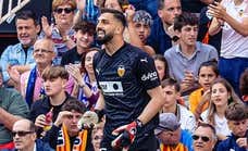 El Newcastle presenció en Mestalla la exhibición de Mamardashvili