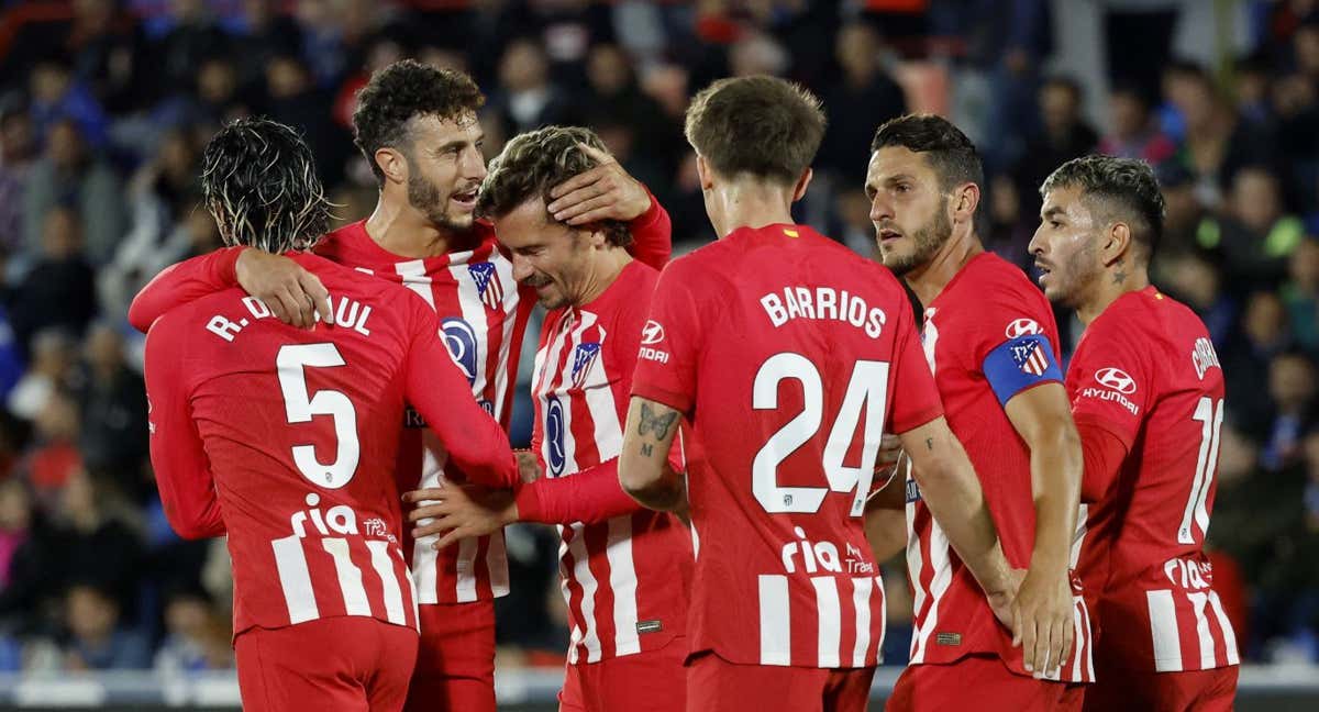 El Atlético celebra uno de los goles en el Coliseum.