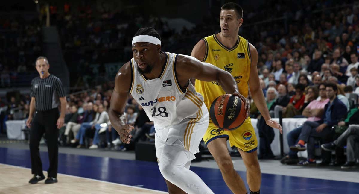 Yabusele durante el partido de este miércoles de los playoffs ante Gran Canaria. /ACB PHOTO/H. DE LA RUBIA