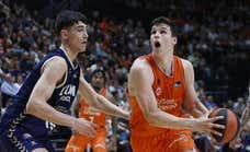 Fabián Flores, la joya de 19 años que «no aguantaba un entrenamiento ACB» y ahora brilla con UCAM Murcia en los playoffs