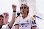 El agente de Modric deja la pelota en el tejado del Real Madrid: «Lo más probable es que se quede una temporada más»