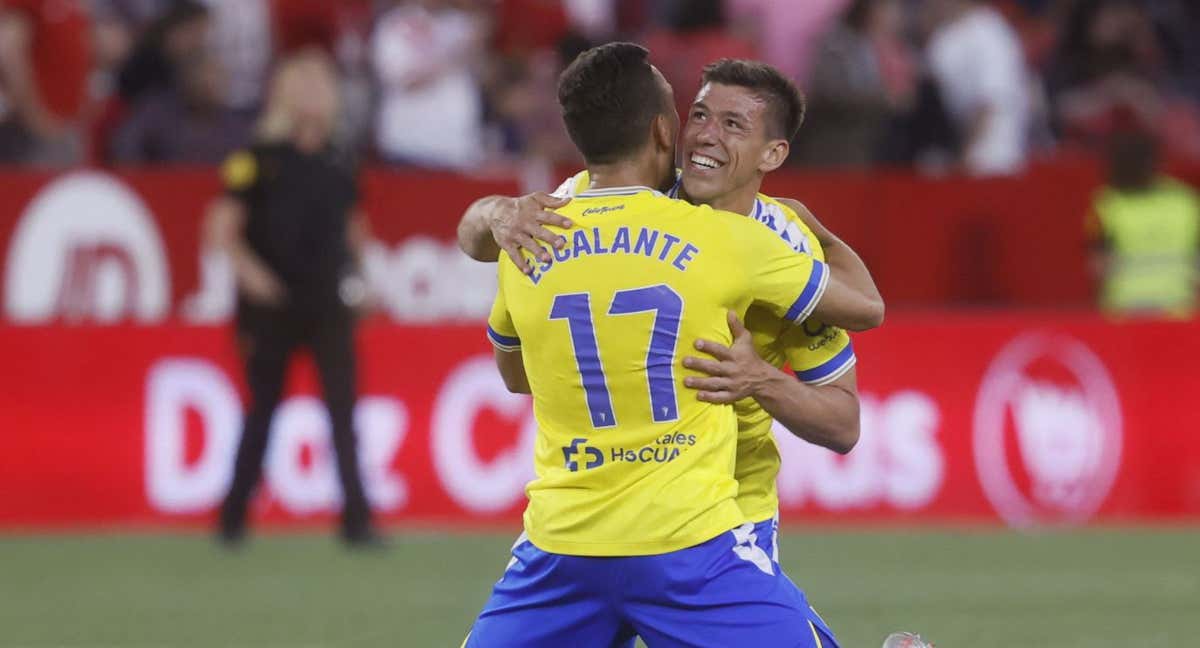 El Cádiz celebra su victoria ante el Sevilla./EP