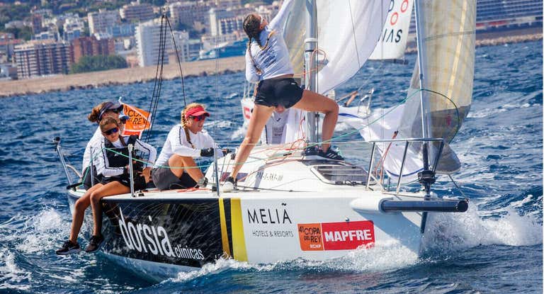 El Dorsia navega durante la última Copa del Rey.
