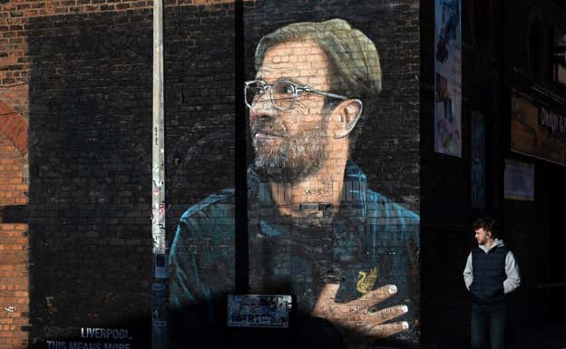 Un mural de Klopp en Liverpool. REUTERS
